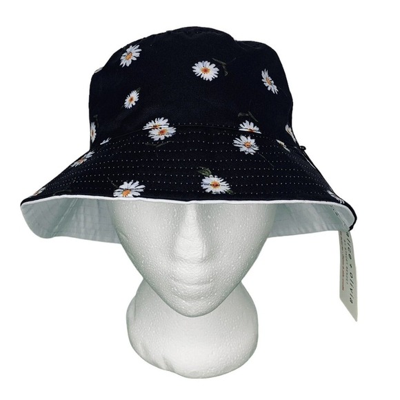 Alice + Olivia Accessories - Alice + Olivia Reversible Daisy Bucket Hat Womens Size O/S Canvas NWT $65